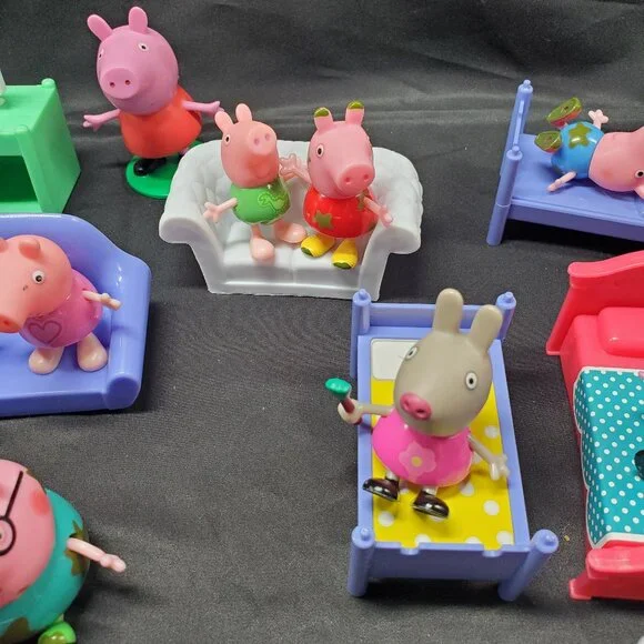 Peppa Pig Family and Friends with Furniture-Lot of 26 pieces - Picture 4 of 8